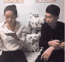 gif搞笑趣图姑娘,你男朋友是对你好,但是不要太过分了