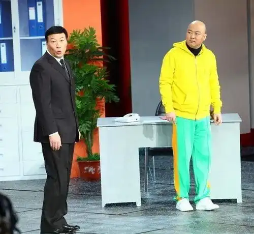 春晚钉子户连续20年上春晚,却因一句话惹上1亿元的官司,仍单身