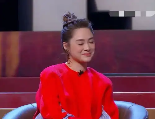 阿娇在吐槽大会上坦诚,和赖弘国在一起很累,两人同台面露尴尬