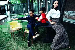 黄磊孙莉低调走机场,一前一后默契十足,这才是秀恩爱最高境界