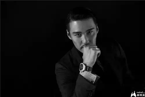 他是中国男模出身,消失多年后出现却秒了贝克汉姆