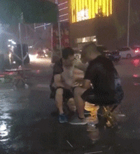 完美搞笑叔叔不是的,剩下的钱我还要买好吃的呢
