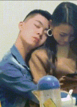 爆笑gif图美女这哭的也太高端了,眼泪像喷泉一样了