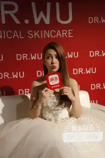 昆凌发表情包自称会传授女儿保养技巧