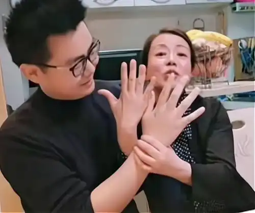 北海豪富舅舅外甥比亲儿子更像我,远远看去我们就像是亲兄弟