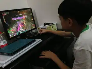 玩炉石时右手在操作左手一般干什么