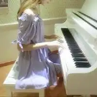 弹乐器女生的头像微信头像图片大全