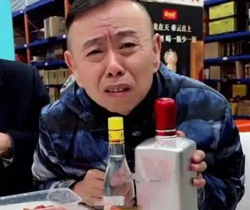 刘晓庆直播卖书法两个字售价9999,一共卖出16幅,她还说便宜了