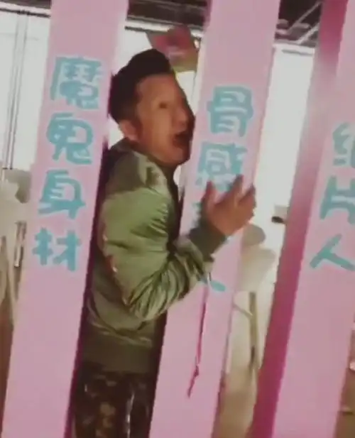 邹市明耍宝搞怪避谈复出,拳迷木村翔都打到家门口了