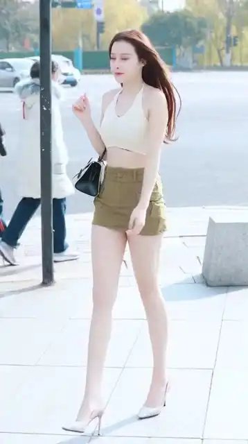 肤白貌美大长腿